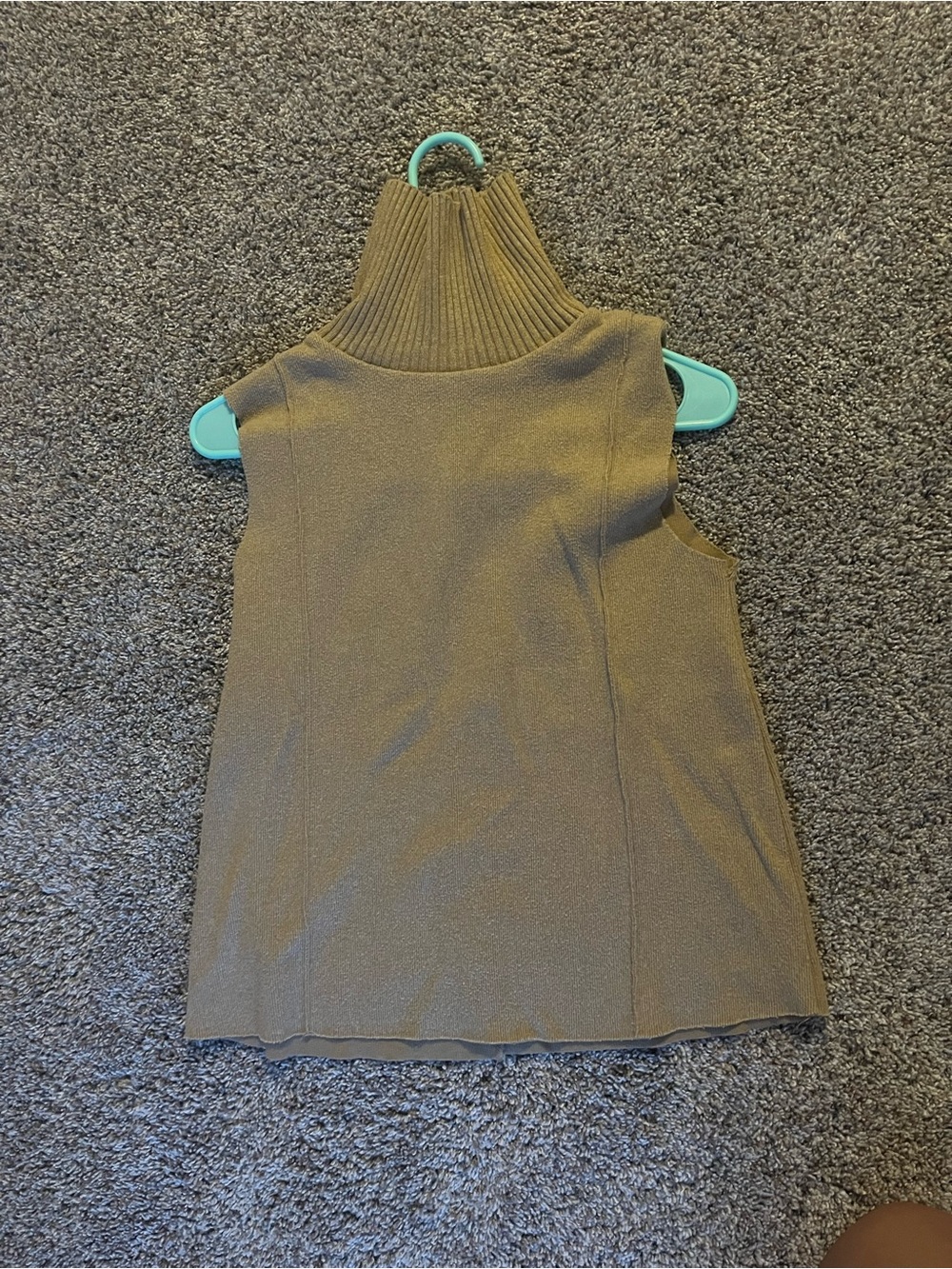 Tan Sleeveless Turtleneck Knit Top in a Size S